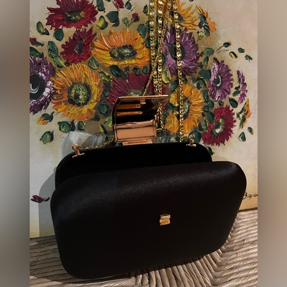 πSOLDπ EVENING BAG π HOST PICK π - Picture 8 of 13